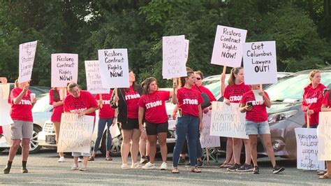 Youngstown teachers approve strike notice. . Youngstown city schools strike